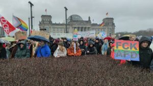 Über 150.000 Menschen bei Demo gegen Rechts vor Reichstagsgebäude