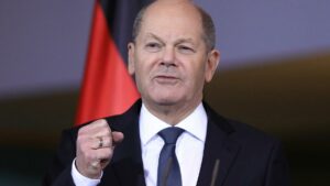 Scholz will "Großserienfertigung von Rüstungsgütern"