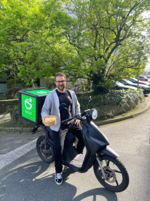 Pottsalat spendet Gewinne der Bunt-ist-besser-Bowl an CORRECTIV