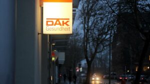 DAK will "Krankenstands-Gipfel" mit Heil und Lauterbach