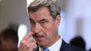 Söder verteidigt China-Reise