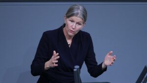 FDP-Innenpolitikerin wirbt für Bezahlkarte für Asylbewerber