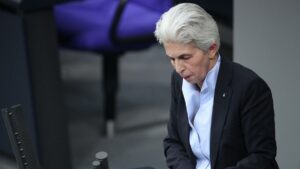 Strack-Zimmerman will mehr Aufmerksamkeit für sexualisierte Gewalt