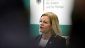Faeser warnt vor "verstärkten Spionageangriffen" durch Russland