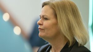 Faeser lobt Razzia gegen Verfasser frauenfeindlicher Postings
