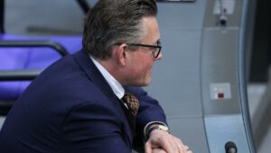 Von Notz will Überprüfung von Geheimhaltungsregeln