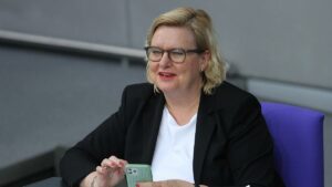 Wehrbeauftragte begrüßt schnelle Einführung von Veteranentag