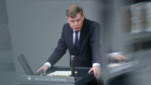 CDU-Verteidigungspolitiker begrüßt Habecks Warnung vor Landkrieg