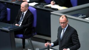 Merz drängt Scholz zu höheren Verteidigungsausgaben