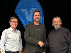 Monkee setzt Wachstumskurs durch Partnerschaft mit Vereinigte Volksbank Raiffeisenbank und siebenstelliges Investment fort