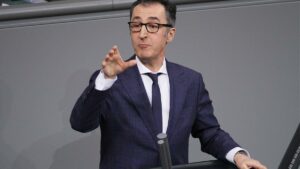 Özdemir fordert Mautbefreiung für Gartenbau