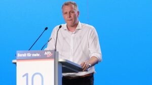 SPD fordert von AfD Konsequenzen nach Durchsuchungen bei Bystron