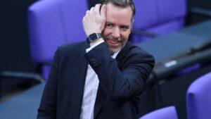 Dürr erhöht Druck auf Koalitionspartner für Wirtschaftsreformen