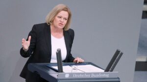 Faeser wirft AfD "Angriff auf die europäische Demokratie" vor
