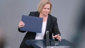 Innenministerin will mehr Islamisten abschieben