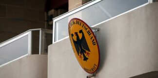 Weniger "Chancenkarten" für Fachkräfte als erwartet ausgegeben