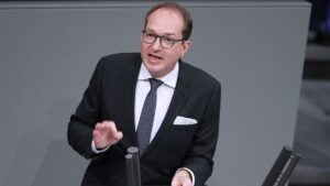 Dobrindt erwartet weitere Fälle wie den von Bystron in der AfD