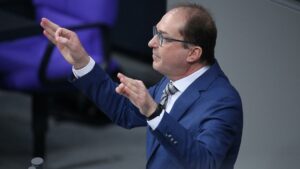 Dobrindt fordert bei Angriffen auf Politiker verschärftes Strafmaß