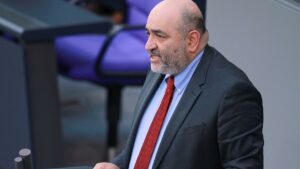 Nouripour kritisiert Union: "Was für ein Schmierentheater"