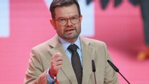 Justizminister will Artikel 146 des Grundgesetzes nicht streichen