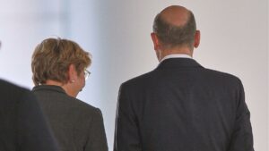 Scholz macht Schweizer Bundespräsidentin Hoffnung auf bessere Bahn