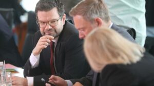 Buschmann legt Gesetzesentwurf zur SED-Opfer-Entschädigung vor