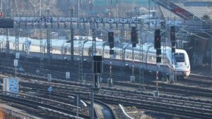 Fernverkehrszüge der Deutschen Bahn so unpünktlich wie nie zuvor