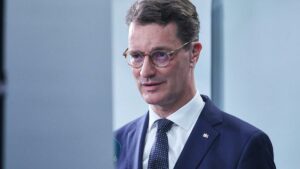 Köln: Wüst bittet Opfer von NSU-Anschlag um Entschuldigung