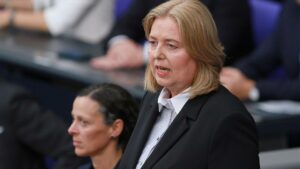 Bas appelliert an Achtung der Meinungsfreiheit
