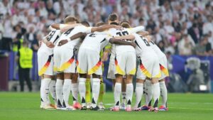 Berti Vogts sieht viele Lerneffekte bei DFB-Team