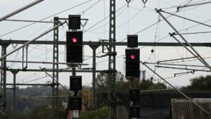 Bahn hält Kritik an Zug-Chaos nach EM-Spiel für überzogen