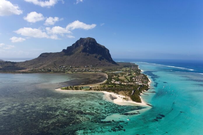 flitterwochen mauritius le morne von oben @ mtpa bamba