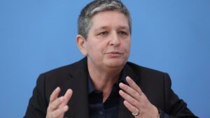 BSI-Präsidentin warnt vor neuem Enkeltrick am Telefon