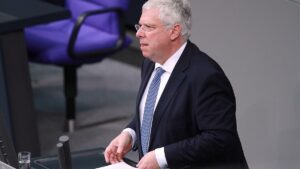 Hardt verlangt mehr Druck auf Hisbollah