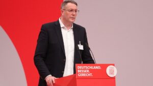 Schweitzer will klare Grenzen bei Bürgergeld und Asylrecht