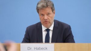 Habeck verteidigt Wachstumspaket gegen Kritik