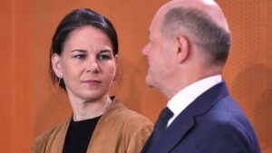 Unmut in Ampel über Baerbock-Kritik am Kanzler