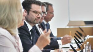 Initiatoren erhalten Lob für Pläne zum Verfassungsgerichtsschutz