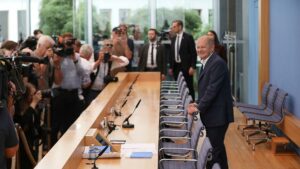 Scholz bekräftigt Anspruch auf erneute Kanzlerkandidatur