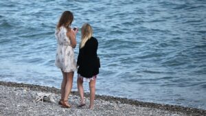 Mehrheit teilt im Urlaub mehr Bilder als im Alltag