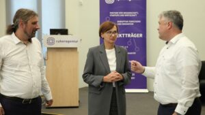 Stark-Watzinger: Waren lange zu naiv beim Thema Cybersicherheit