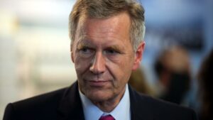 Wulff: In Schulen sollte Nationalhymne öfter gesungen werden