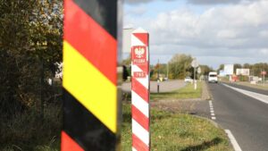 Kulturstaatsminister eröffnet Gedenkort für Polen in Berlin