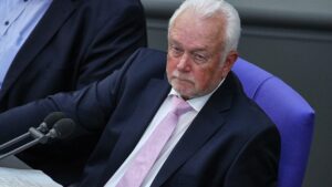 Kubicki offen für Debatte über Abschaffung des Asylrechts