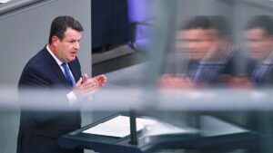 Heil bekräftigt Forderung nach höherem Mindestlohn ab 2026