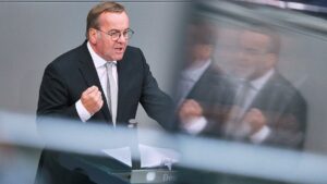 Verteidigungsminister plant massive Artillerie-Investitionen