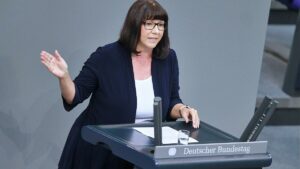 Ex-AfD-Abgeordnete Cotar offen für AfD-Verbotsverfahren