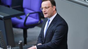 Spahn gibt Grünen Schuld für VW-Krise