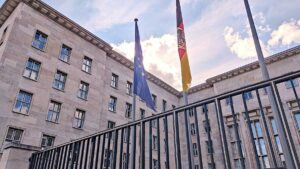 Lindner-Berater sieht "toxisches Gemisch" für deutsche Unternehmen