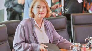 Union wirft Paus "hohle Phrasen" im Umgang mit der Jugend vor